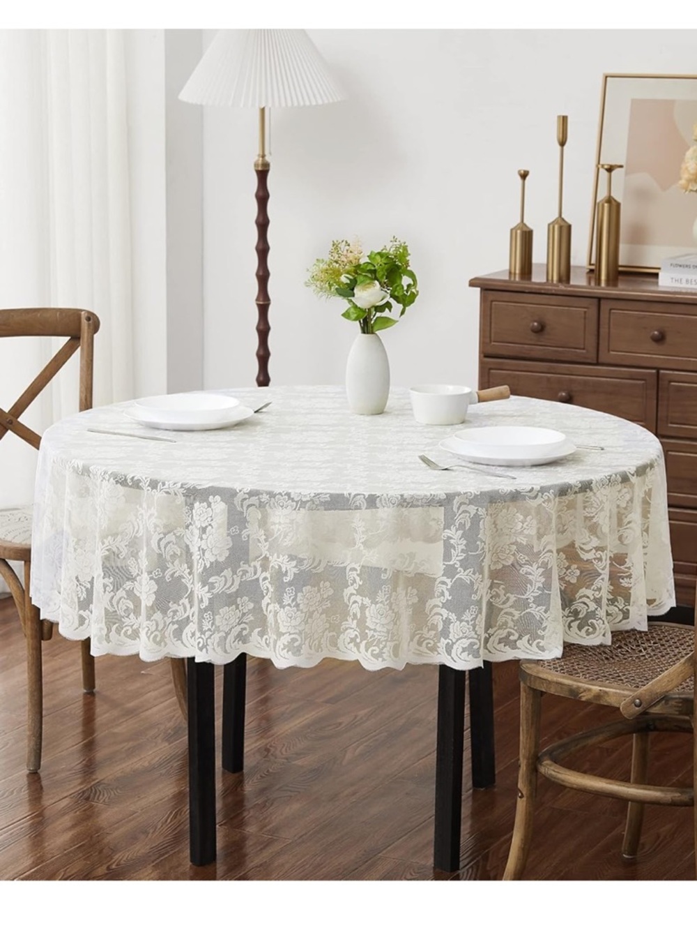 USED ONCE! LIKE NEW! IVORY ROUND LACE TABLE CLOTH. 36” ROUND.